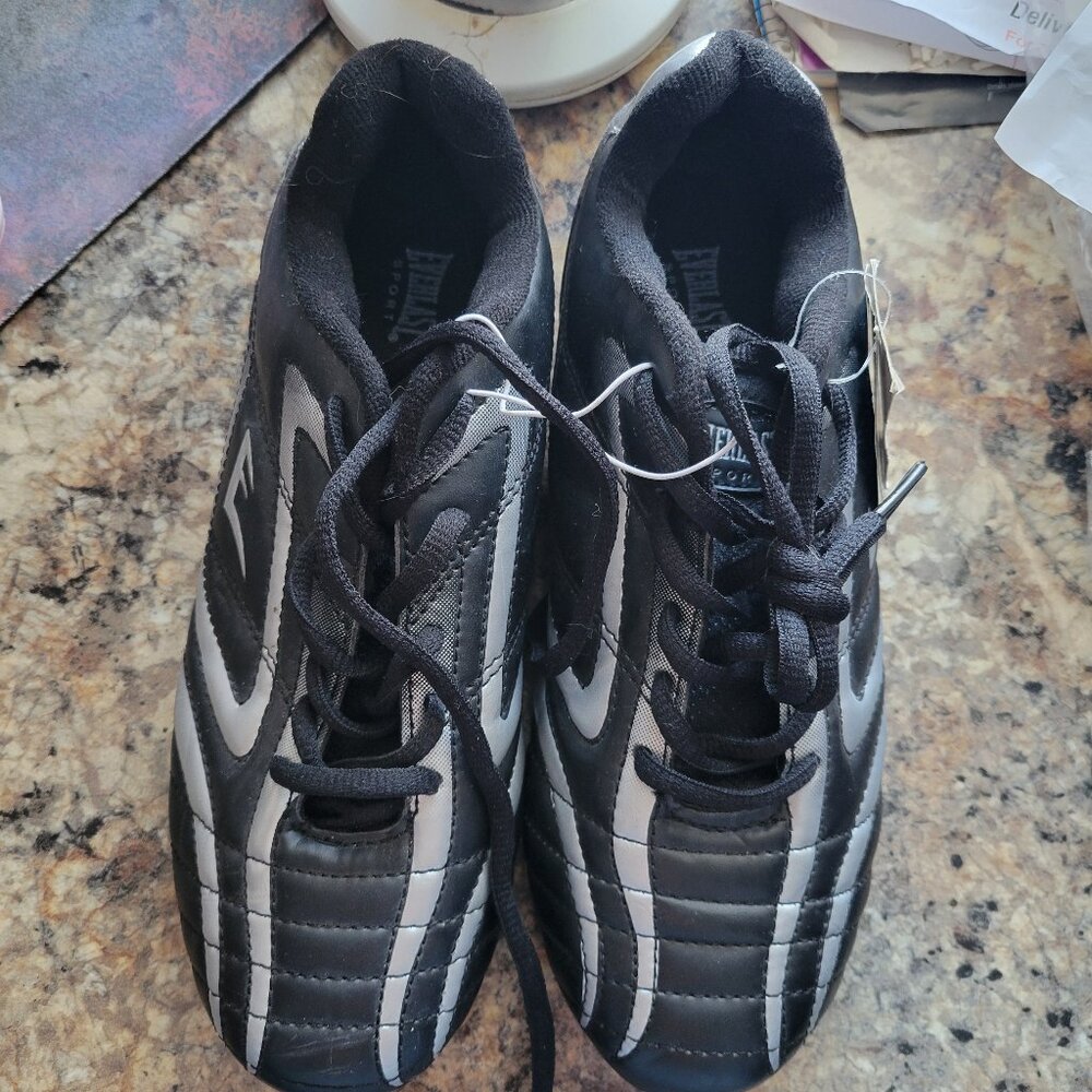 Everlast Sport Soccer Cleat Shoes Sports 6M NEW black silver Men's Youth NWT